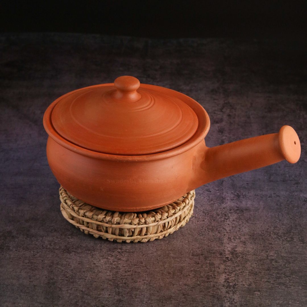 Swadeshi Blessings Exclusive Range HandMade Unglazed Clay Sauce Pan With Lid 1.5L/Earthen Wok/Clay Skillet/Frying Pan(Swadeshi Blessings Exclusive Range)(Curry /Griddle/Spider Fry Pan)