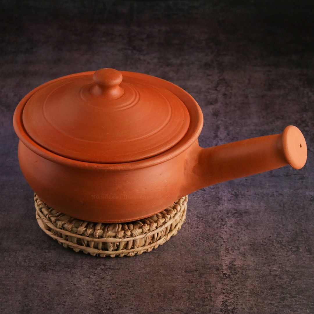 Swadeshi Blessings Exclusive Range HandMade Unglazed Clay Sauce Pan With Lid 1.5L/Earthen Wok/Clay Skillet/Frying Pan(Swadeshi Blessings Exclusive Range)(Curry /Griddle/Spider Fry Pan)