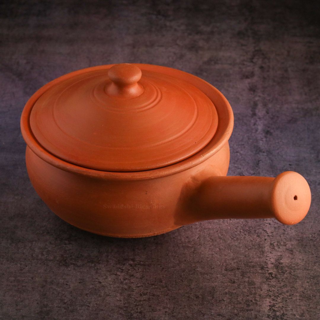 Swadeshi Blessings Exclusive Range HandMade Unglazed Clay Sauce Pan With Lid 1.5L/Earthen Wok/Clay Skillet/Frying Pan(Swadeshi Blessings Exclusive Range)(Curry /Griddle/Spider Fry Pan)