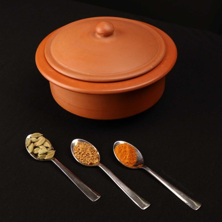 Swadeshi Blessings Exclusive Range Unglazed Clay Handi/Hot Case/Earthen Kadai/Clay Pots Combo For Serving With Lid, 2.5 &amp; 2.8Liter (Natural Firing Shade &amp; Mirror Shine)+FREE ASH For Cleaning