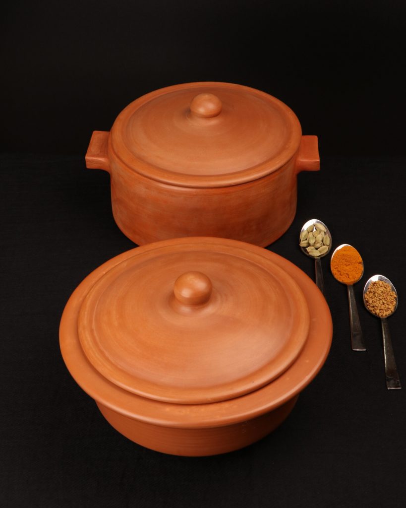 Swadeshi Blessings Exclusive Range Unglazed Clay Handi/Hot Case/Earthen Kadai/Clay Pots Combo For Serving With Lid, 2.5 &amp; 2.8Liter (Natural Firing Shade &amp; Mirror Shine)+FREE ASH For Cleaning