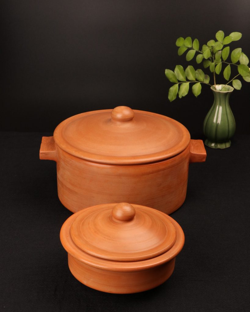 Swadeshi Blessings Exclusive Range Unglazed Clay Dahi Handi/Kadai/Hot Case/Earthen Pots Combo For Cooking &amp; Serving With Lid, 1 &amp; 2.8Liters (Natural Firing Shade &amp; Mirror Shine)+FREE ASH For Cleaning